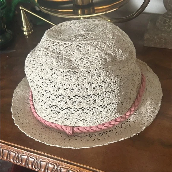 Vintage Cream Crochet Lace Hat - Picture 5 of 14